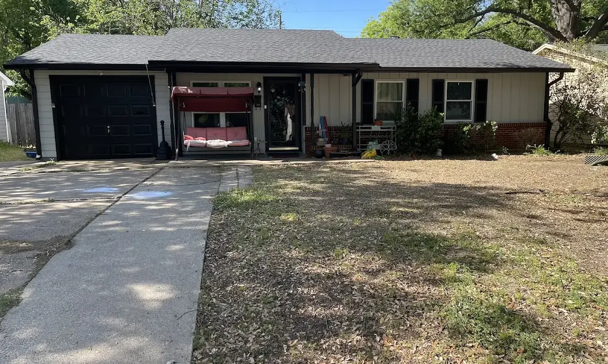 Asphalt Shingle Roof Repair crew at work on a residential roof in Homosassa Springs